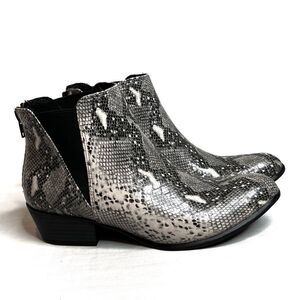 Esprit black and gray snakeskin print Tiffany ankle booties size 6